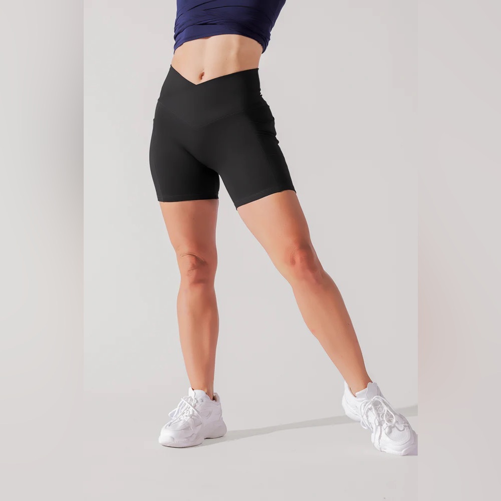 POPFLEX Crisscross Hourglass® Midi Short with Pockets - Black